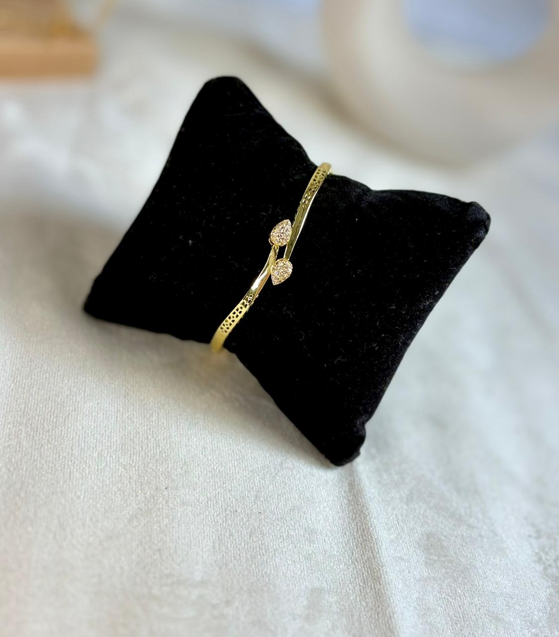 Twin Pavé Heart Kada