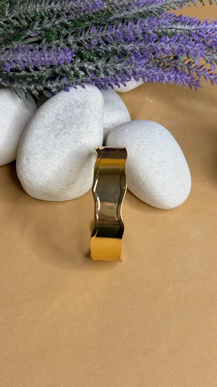 Wavy Glossy Cuff Kada