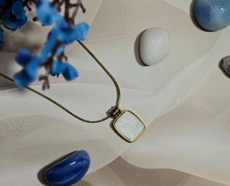 Mother-of-Pearl Square Pendant