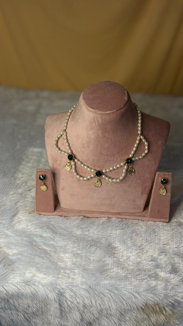Pearl & Emerald Drape Necklace Set