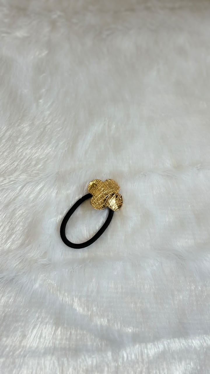 Textured Clover Hair Tie