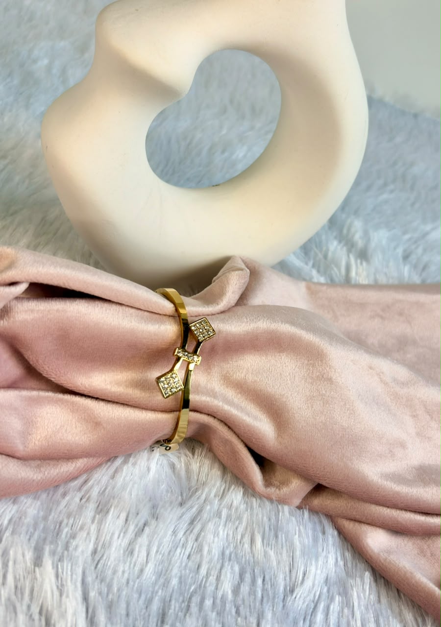 Pavé Kite Open Cuff Baby Kada