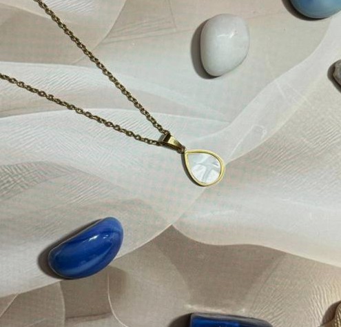Mother-of-Pearl Teardrop Pendant