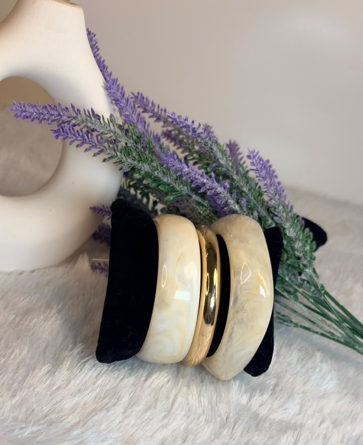 Pearl Swirl Gold Stack Bangle